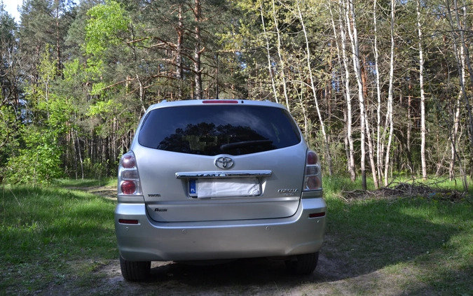 Toyota Corolla Verso cena 21900 przebieg: 199000, rok produkcji 2008 z Kielce małe 46